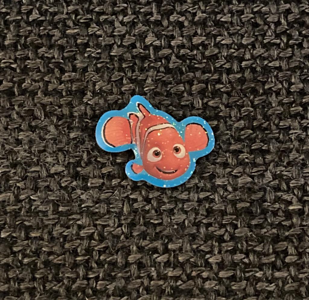 PIN - DISNEY - PIXAR - FINDING NEMO, Verzamelen, Verzenden, Zo goed als nieuw, Figuurtje, Speldje of Pin