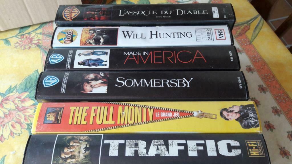 Cassettes vidéo VHS, Enlèvement