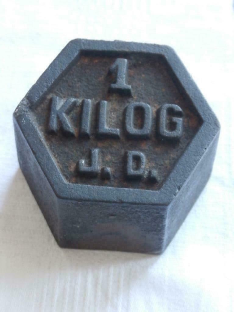 Échelle hexagonale vintage poids 1kg, Enlèvement ou Envoi