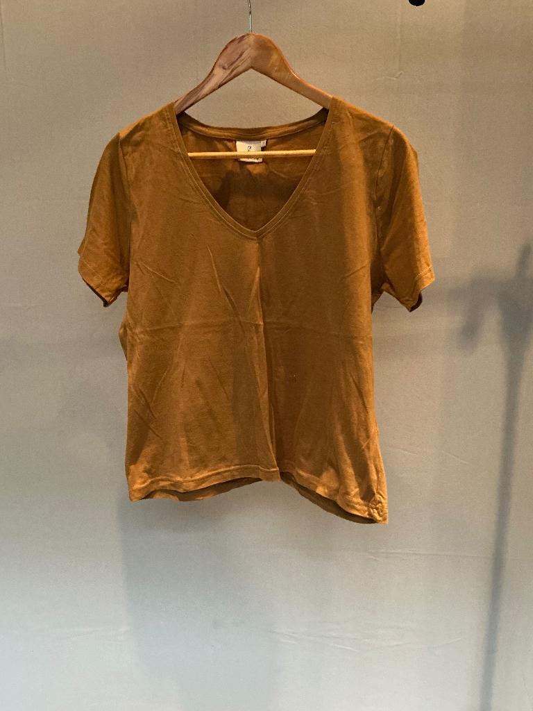 NIEUW - oker T-shirt Peppercorn - s, Geel, Nieuw, Ophalen of Verzenden, Korte mouw