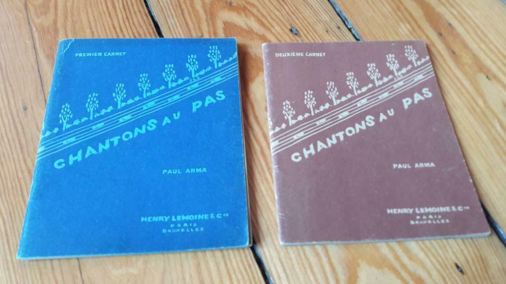 Chantons au pas Chansonniers Paul Arma 2 volumes 1944, Ophalen of Verzenden, Gelezen