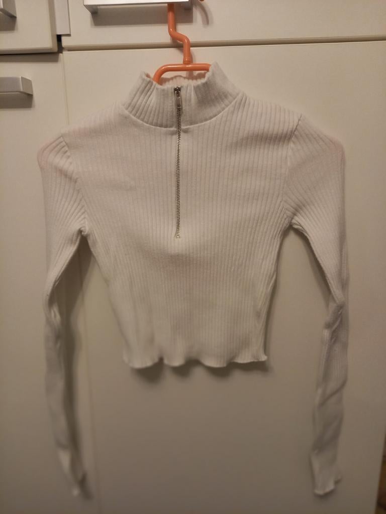 Bershka T-shirt met lange mouwen maat S, Ophalen, Gedragen