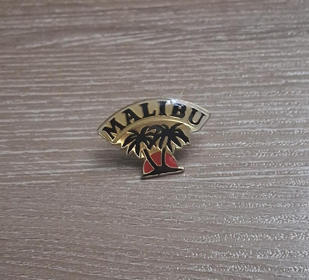 PIN - MALIBU - LIKEUR - LIQUEUR, Envoi, Utilisé, Marque, Insigne ou Pin's