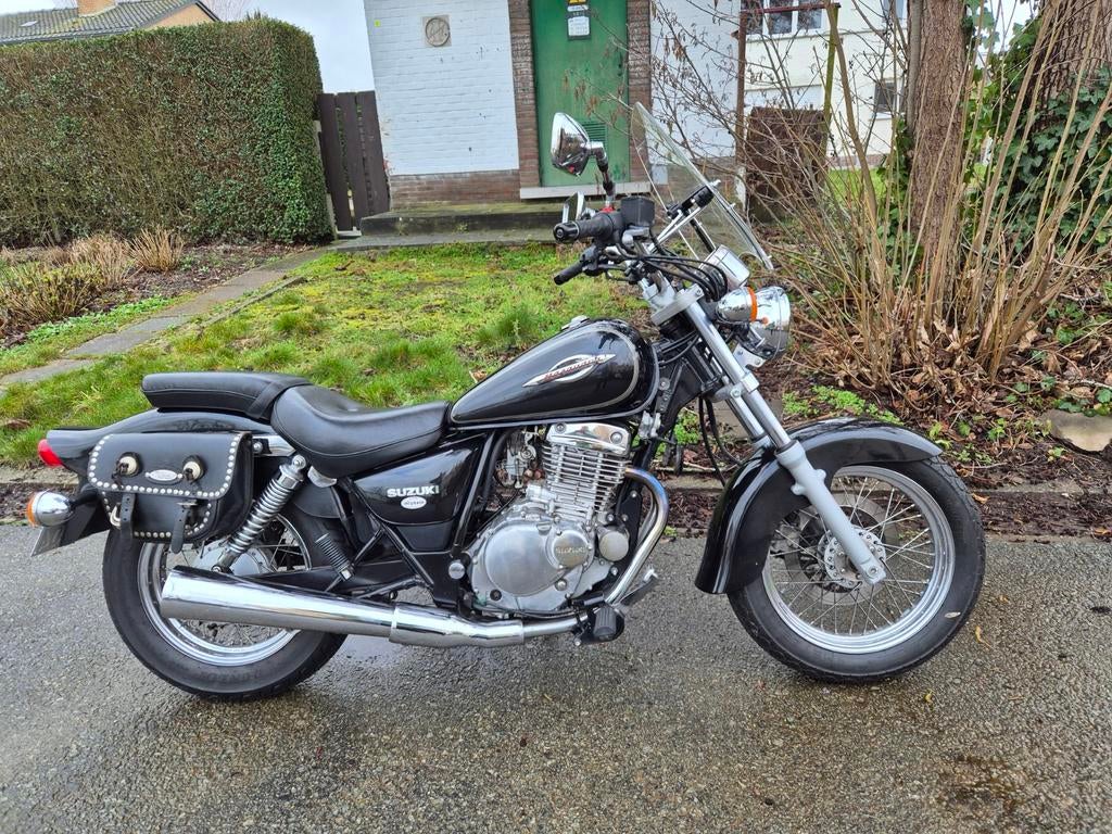 Moto Suzuki Maraudeur 250, Motos, Motos | Suzuki, Permis Moto A, Chopper, 2 cylindres, 249 cm³