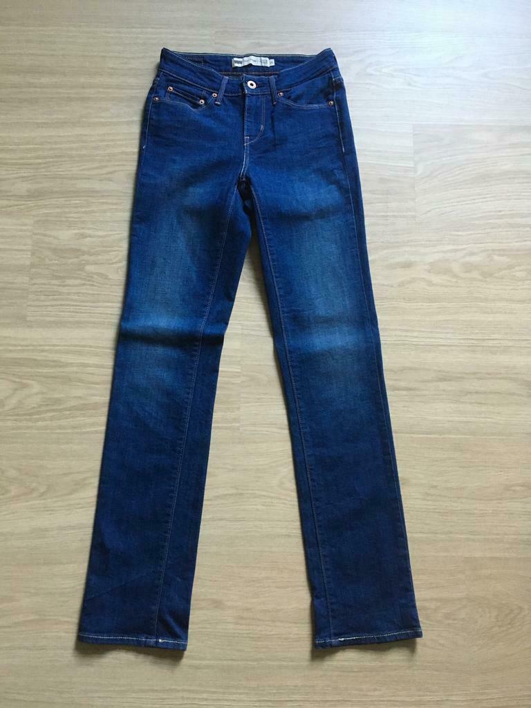 Jeans Levi’s maat 25 (XS), lengte 32 demi curve, Enlèvement ou Envoi, Bleu, Levi's, Comme neuf