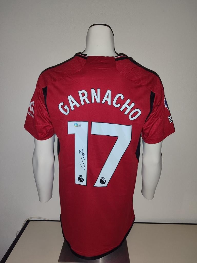 Garnacho a signé un maillot de Manchester United avec un man, Enlèvement ou Envoi, Neuf, Maillot