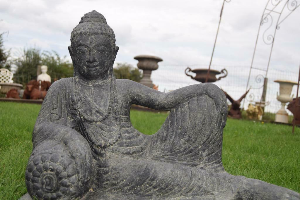 Bouddha relax en pierre patinée (longueur 60 cm), Jardin & Terrasse, Enlèvement, Neuf