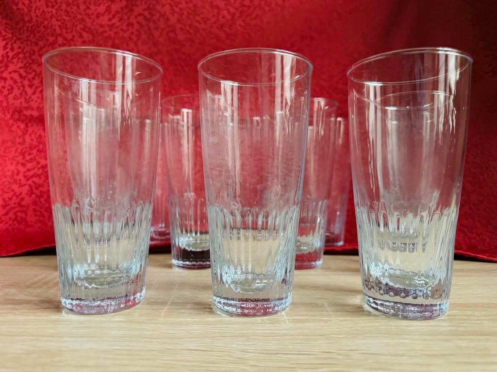 12 identieke pils glazen, Ophalen, Zo goed als nieuw