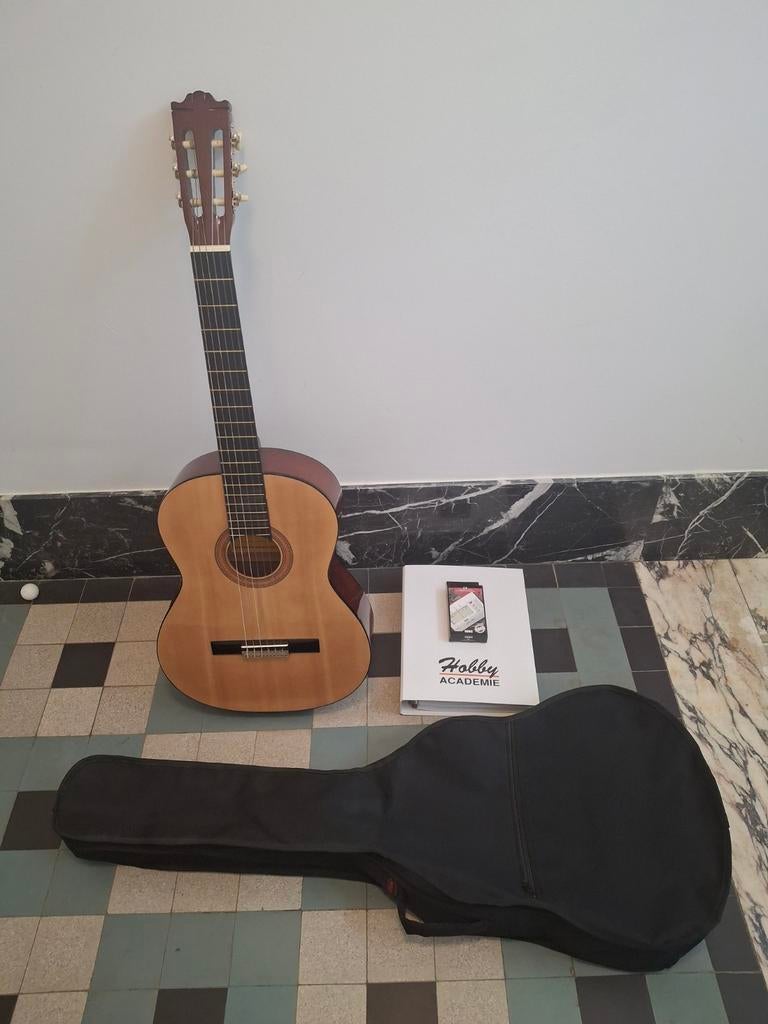 Akoustische gitaar & cursus Hobby Academie, draagzak & tuner, Ophalen, Zo goed als nieuw, Klassieke of Spaanse gitaar