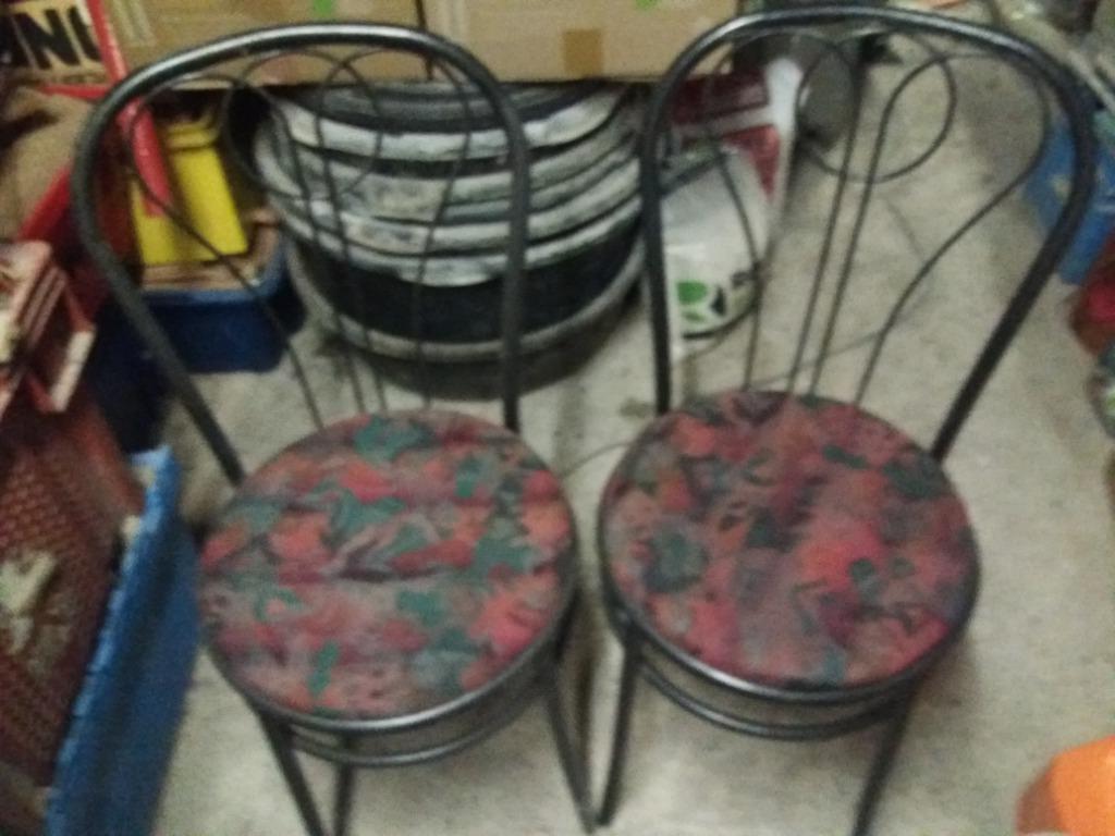 chaises en fer (prix pour les deux), Ophalen, Twee