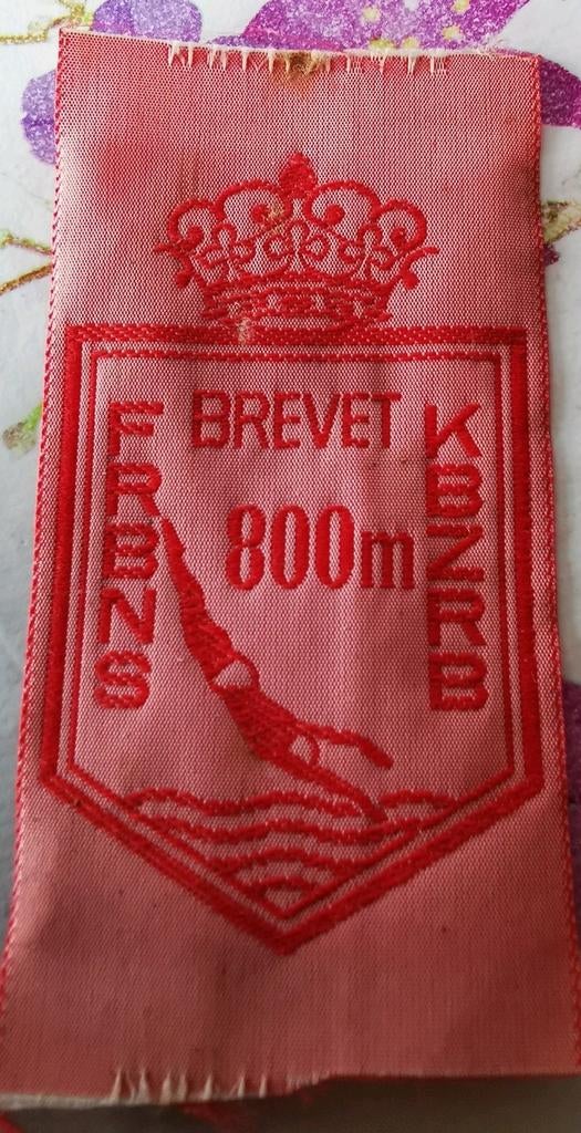 Antiek Zwembrevet 800 meter jaren 70-80, Hobby en Vrije tijd, Ophalen of Verzenden, Nieuw, Applicatie
