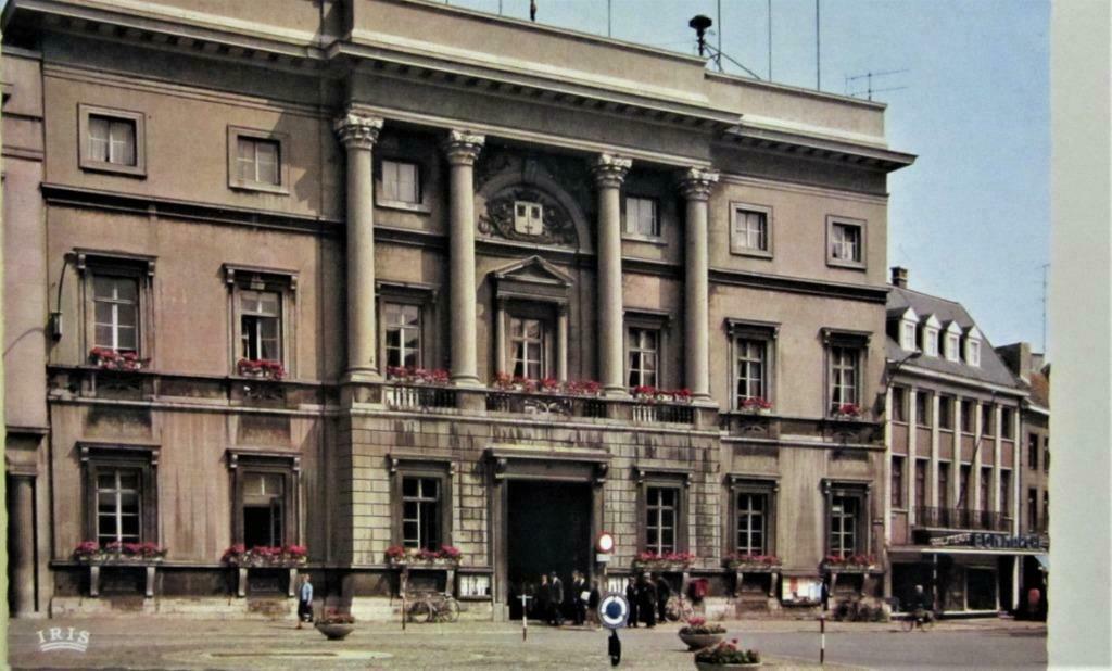 POSTKAART- AALST, HET  STADHUIS , Verzamelen, Ophalen of Verzenden, Ongelopen, Oost-Vlaanderen