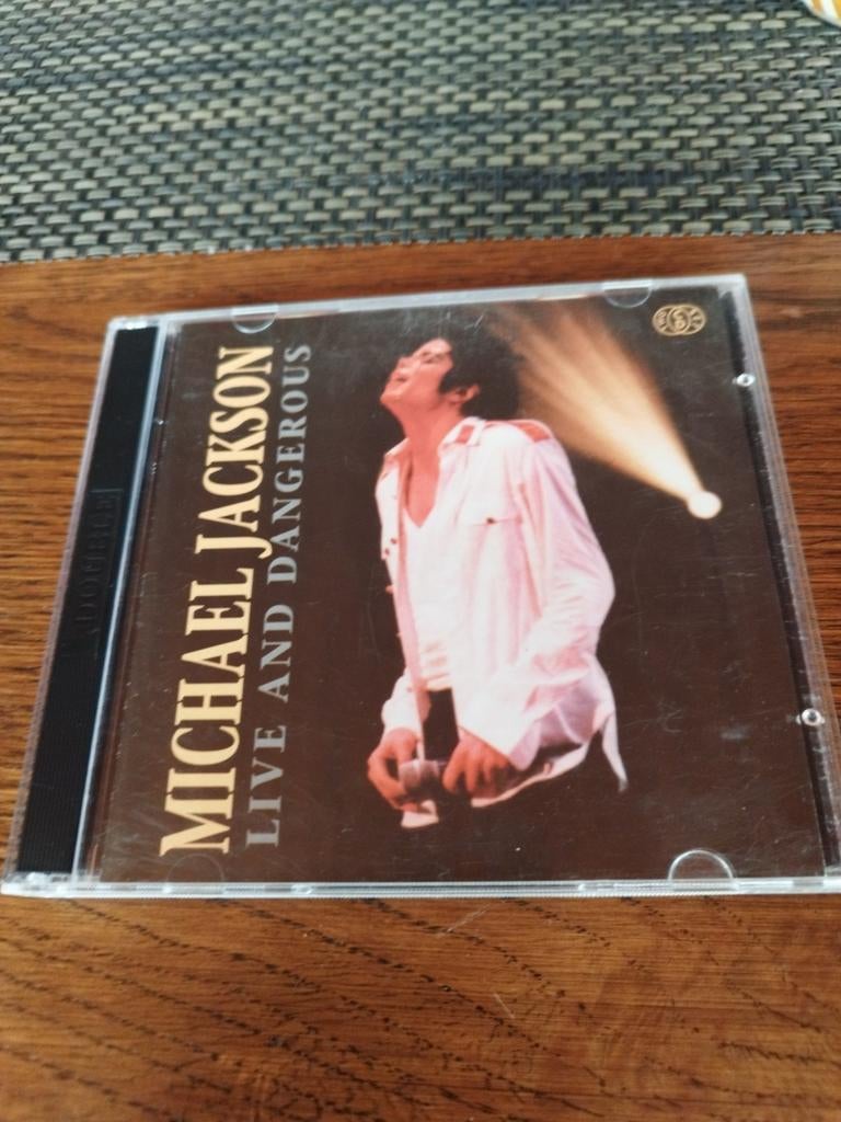 Michel Jackson Live and dangerous 2 cd's, Enlèvement