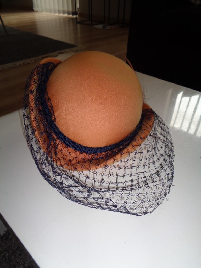 Hoedje dames vintage okerkleur, Enlèvement ou Envoi, Comme neuf, Chapeau