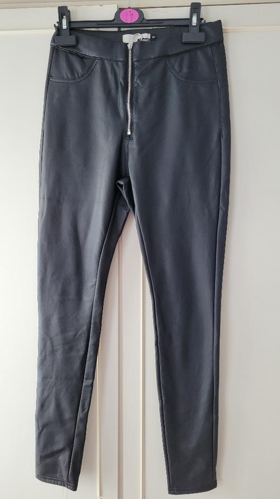 pantalon dame vinyl simili cuir taille 40(XS/S), Enlèvement ou Envoi, Neuf, Taille 36 (S), Noir