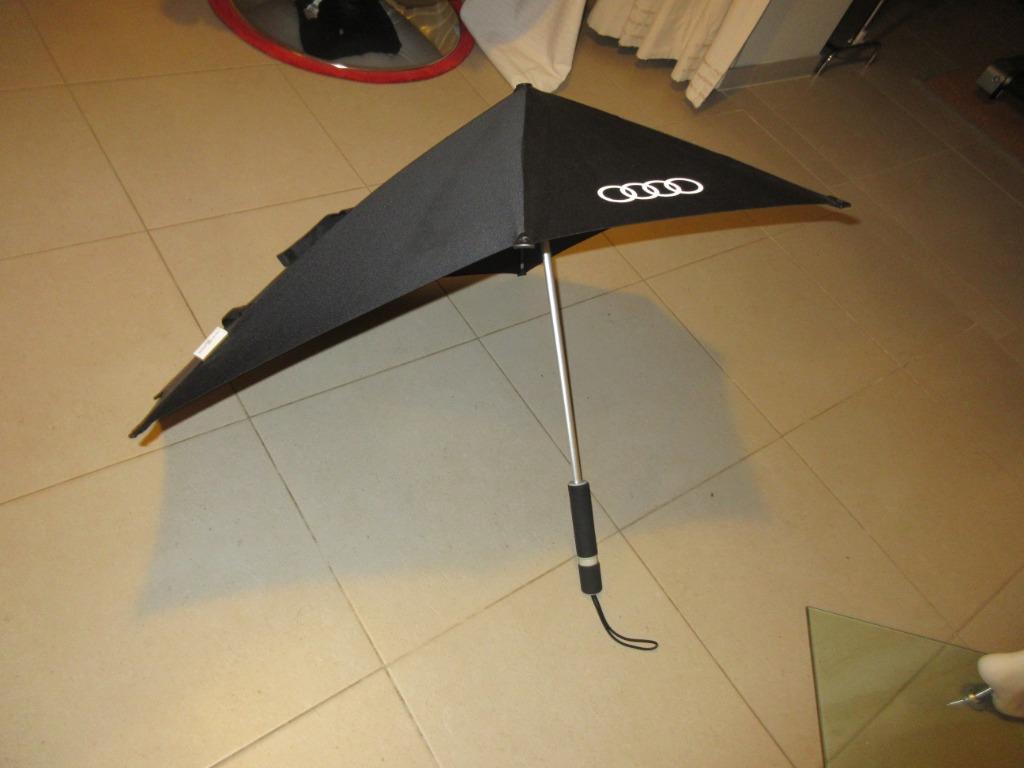 Parapluie SENZ UMBRELLA de la marque Audi, Enlèvement