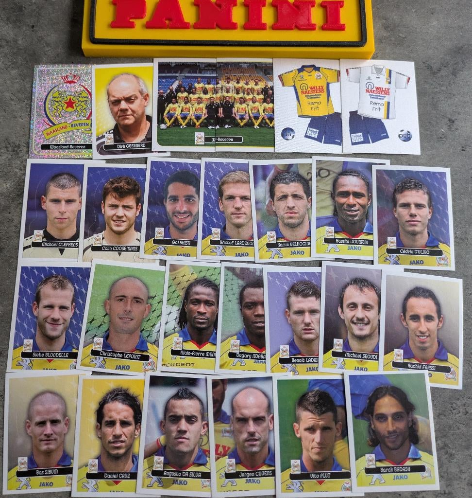 Panini FOOTBALL 2013 26 AUTOCOLLANTS BEVEREN WAAS FOOTBALL, Hobby & Loisirs créatifs, Autocollants & Images, Neuf, Enlèvement ou Envoi