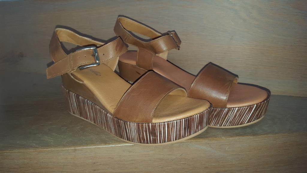 Plateausandalen / plateauschoenen uit leder bruin maat 39, Bruin, Zo goed als nieuw, Sandalen of Muiltjes, Ophalen of Verzenden
