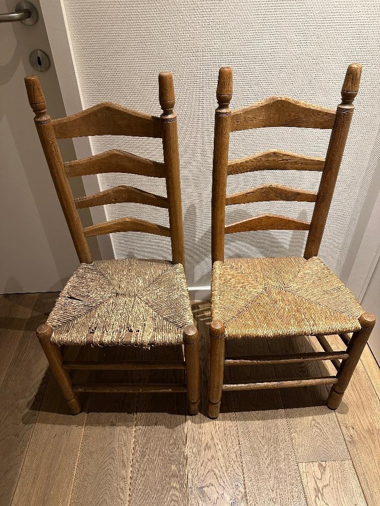 2 rustieke houten stoelen met een gevlochten zitting, Huis en Inrichting, Stoelen, Gebruikt, Twee, Bruin, Hout