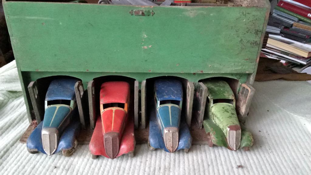 Antieke garage met 4 autos, Antiek en Kunst, Ophalen