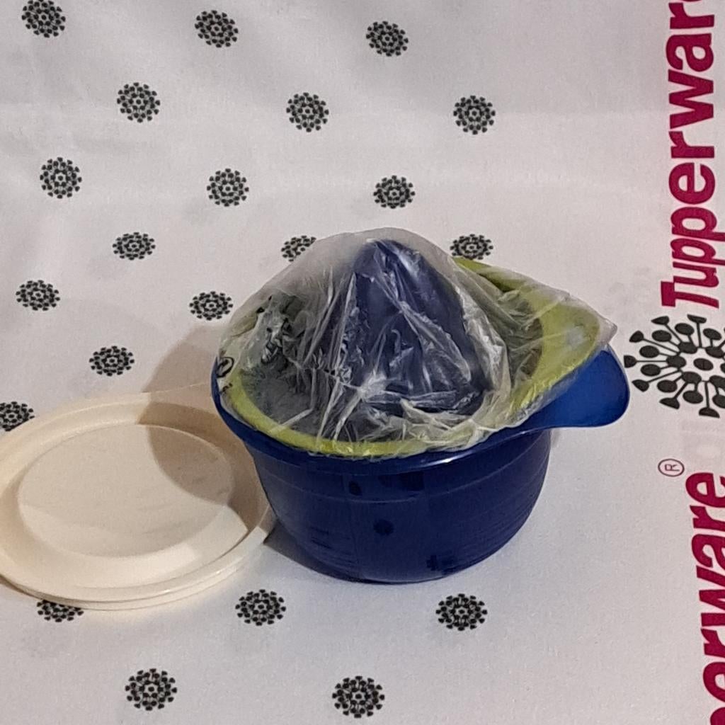 Bol Tupperware Bake to Basics 650 ml+ presse-agrumes Nouveau, Enlèvement ou Envoi, Neuf, Bleu