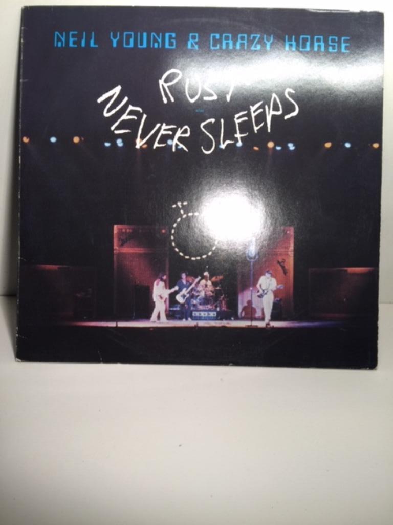 LP - Neil Young & Crazy Horse - Rust Never Sleeps ( Vinyl ), Cd's en Dvd's, Vinyl | Rock, Zo goed als nieuw, Singer-songwriter