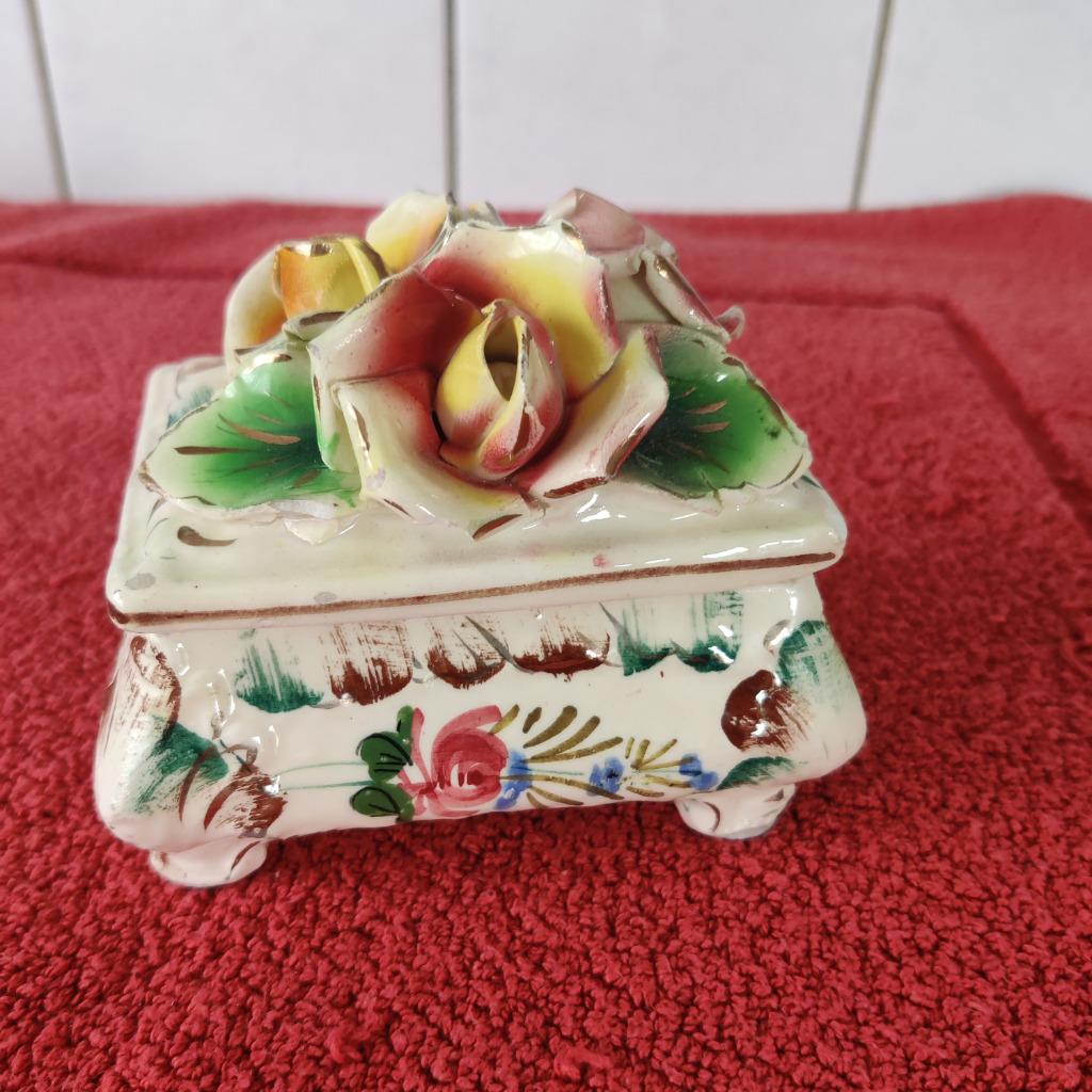 Decoratief doosje bloemen, Antiek en Kunst, Curiosa en Brocante, Ophalen