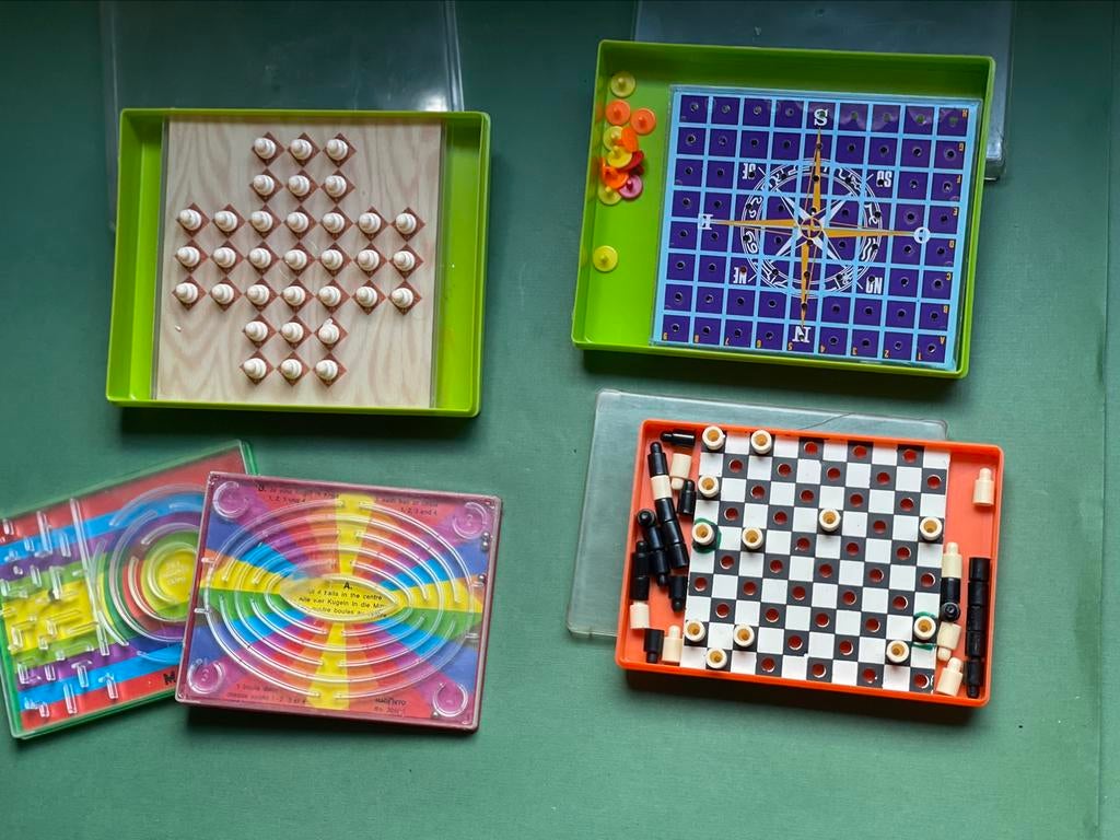 Coffret de jeux de voyage vintage — 4 jeux compacts, Enlèvement ou Envoi