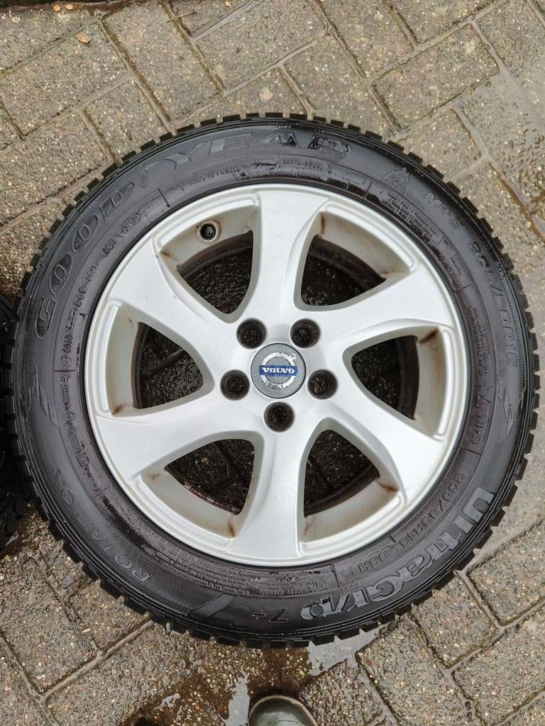 Winterbanden op originele 16" Volvo velgen, Auto-onderdelen, Ophalen, Gebruikt, Velg(en), 16 inch