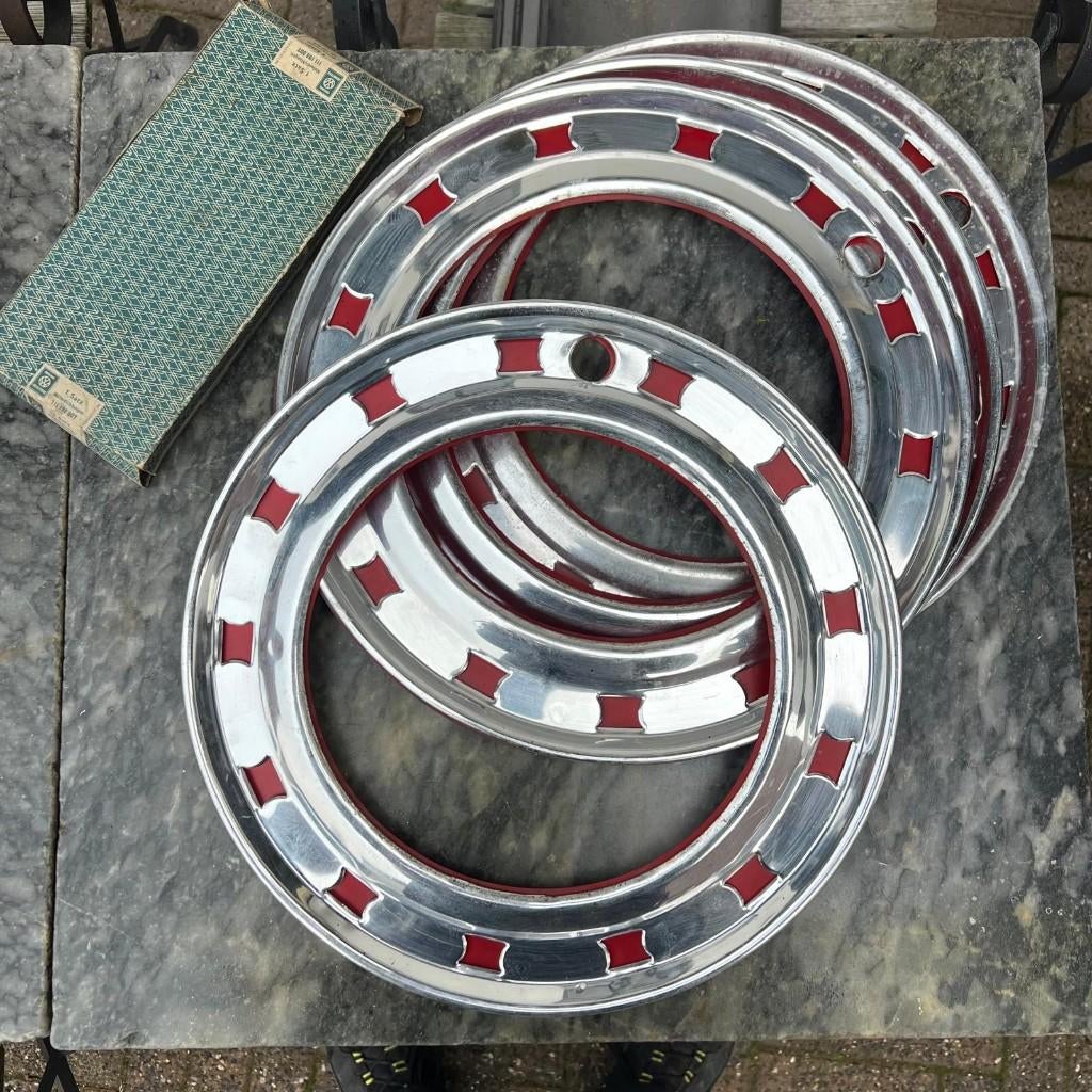 VW Beauty ring 15’’ accessoire 5x205 rode inleg, Ophalen of Verzenden, Gebruikt