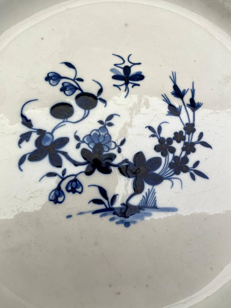 Très Grand Plat en Porcelaine Tendre de Tournai – Marqué R 3, Enlèvement ou Envoi