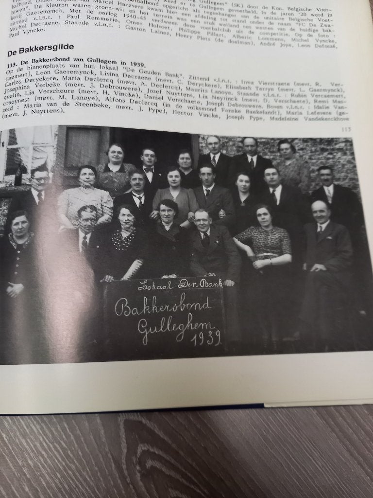 Boek: GULLEGEM, beelden uit het verleden., Ophalen