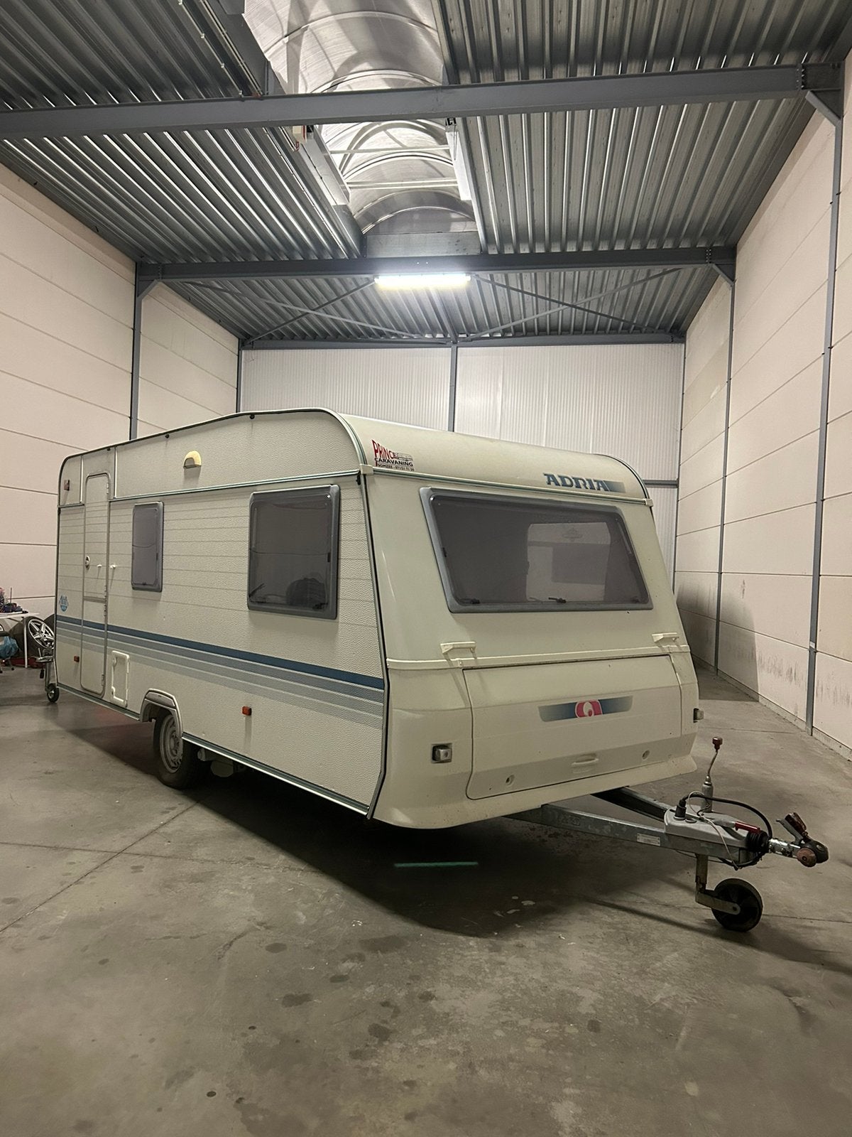 Caravan adria, 2 aparte bedden, Kleine zit, 750 - 1000 kg, Particulier