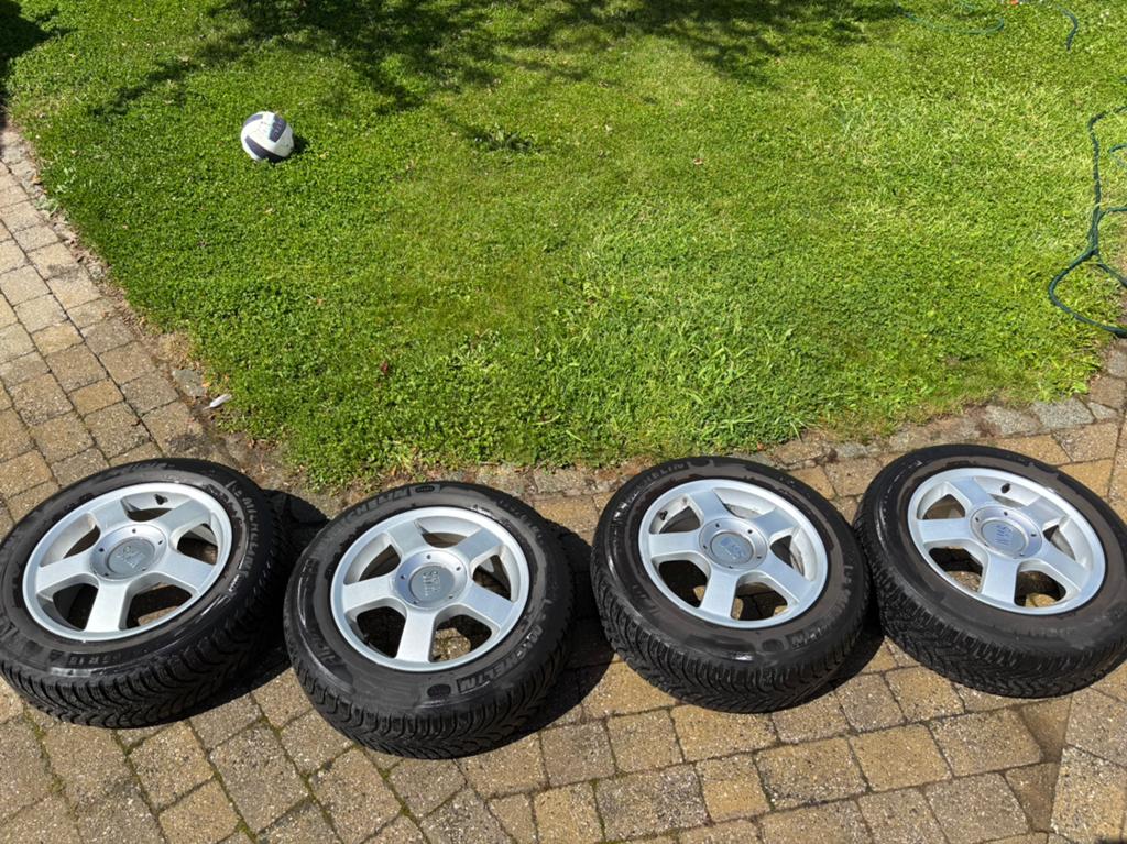 4x Michelin winterbanden op velg UNIVERSEEL– 195/65 R15, Ophalen, Winterbanden, Band(en)