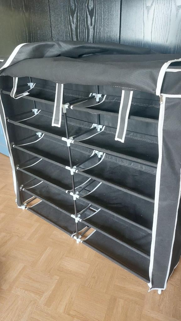 Schoenenrek voor 36 paar schoenen, Ophalen