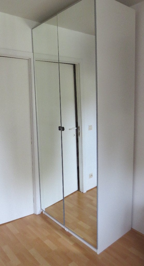 2 armoires blanches avec portes en miroir (pax modèle ikea), Comme neuf, Enlèvement, Avec tablette(s), 200 cm ou plus
