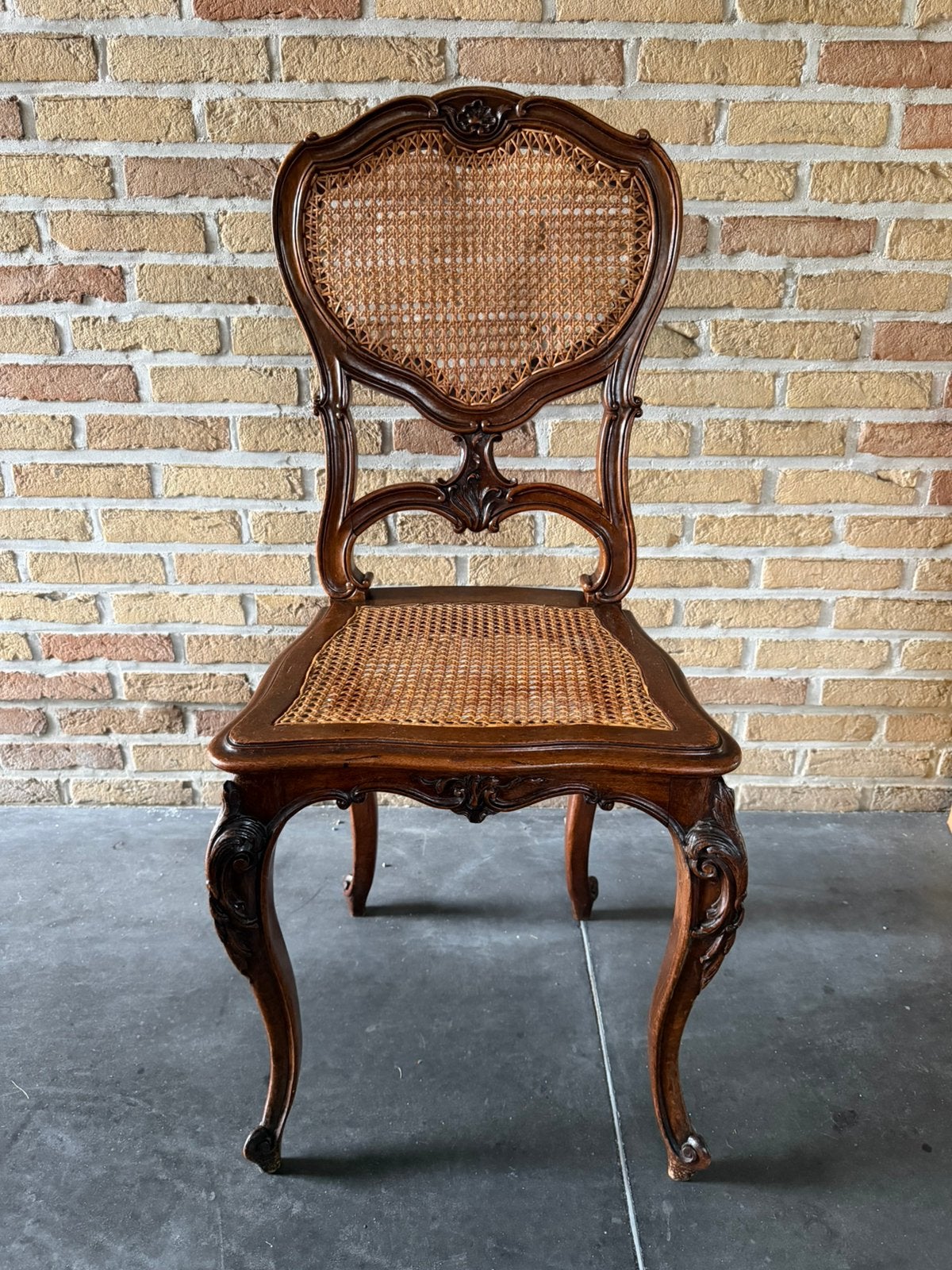 Chaise ancienne en chêne sculpté, Antiquités & Art, Enlèvement