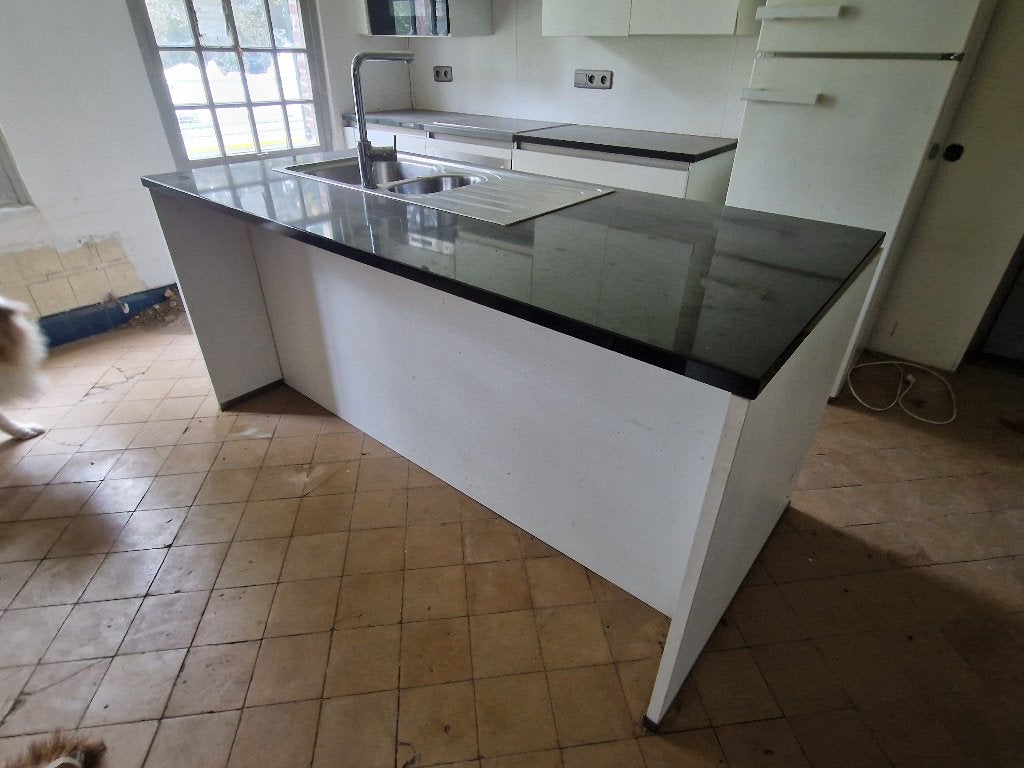 Volledige keuken met keukeneiland en ingebouwde toestellen, Huis en Inrichting, Ophalen, Gebruikt, Wit, Overige typen