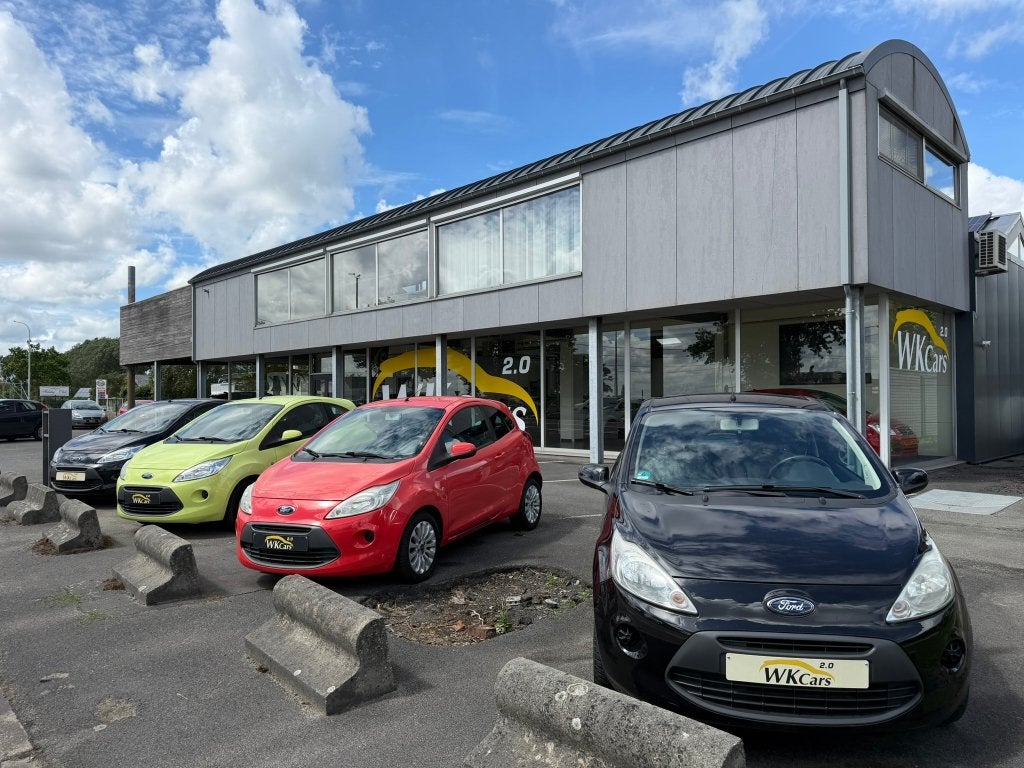 4 stuks op stock van de Ford Ka in benzine, Voorwielaandrijving, 4 zetels, Stof, 1242 cc