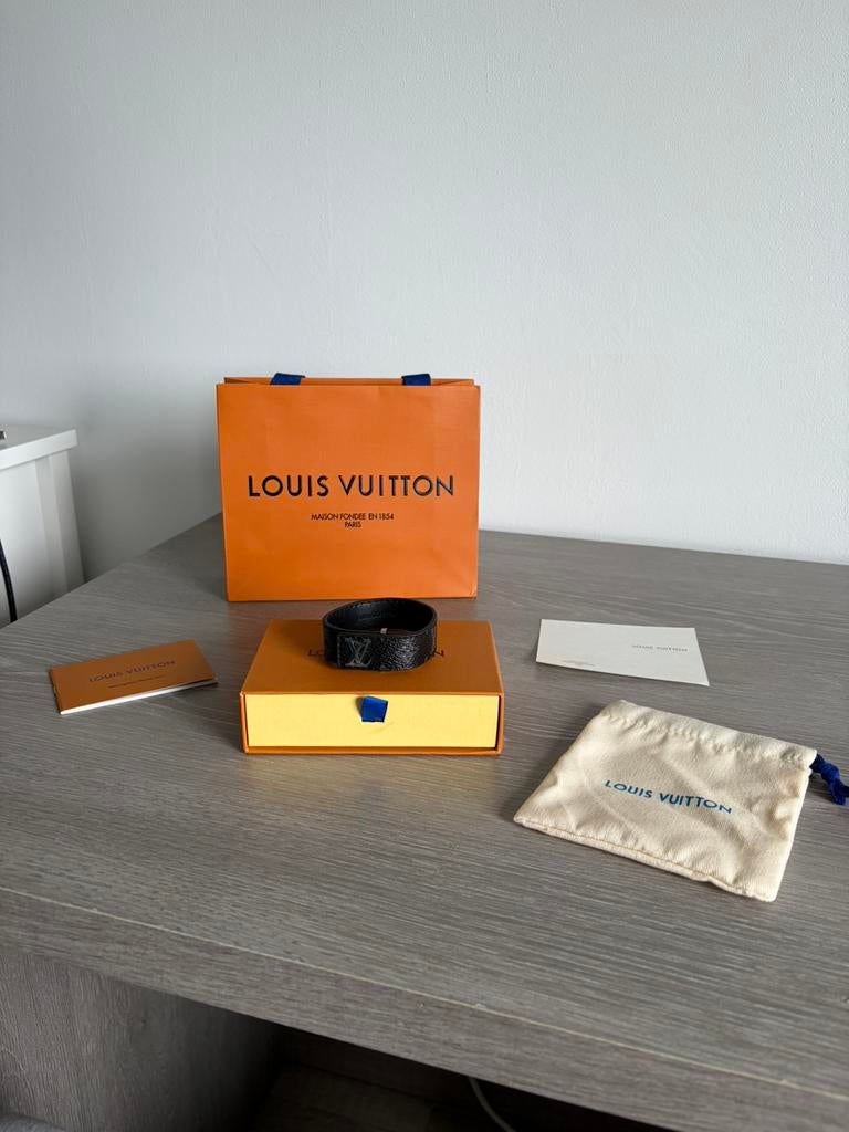 Bracelet Louis Vuitton, Envoi, Comme neuf, Noir, Cuir