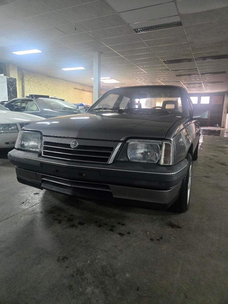 OPEL ASCONA, Autos, Opel, Particulier, Ascona, Diesel, Automatique, Enlèvement
