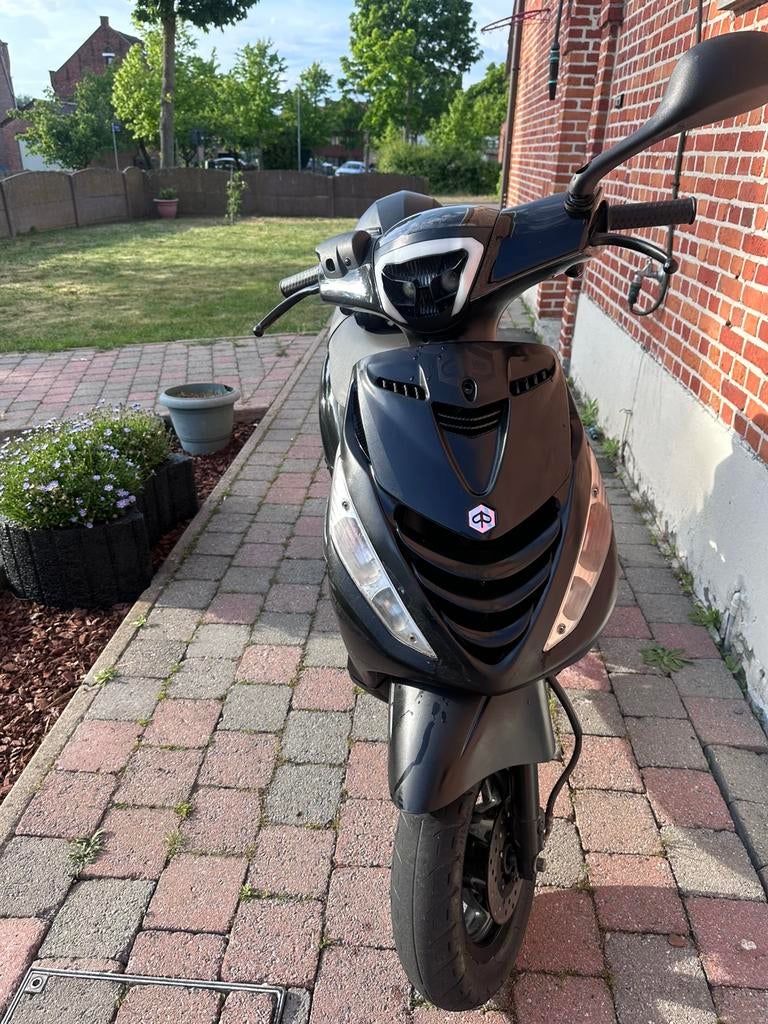 Piaggio zip 4t 50cc b klasse, Fietsen en Brommers, Scooters | Piaggio, Zo goed als nieuw, Zip, Ophalen