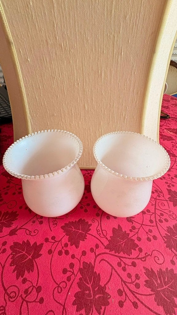 Paire de 2 abat-jour anciens en opaline blanche, Enlèvement