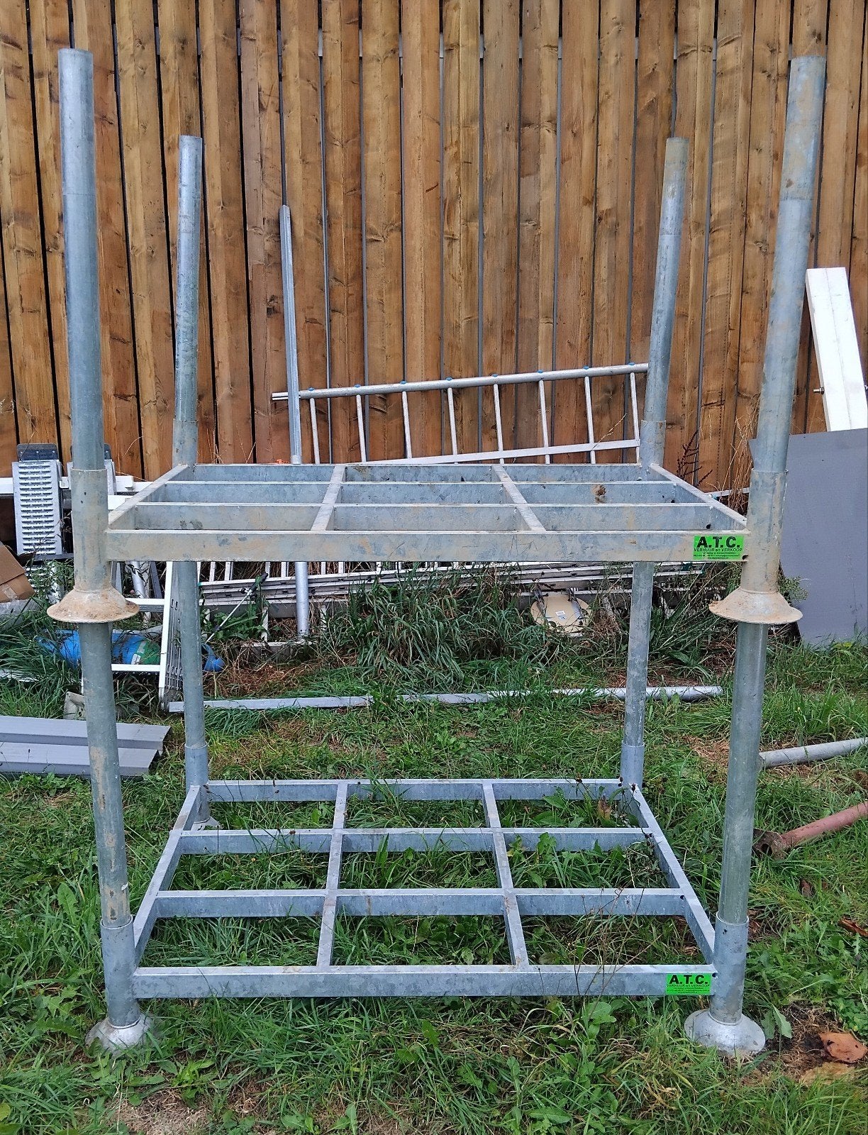 2 racks renforcés galvanisés empilables ., Ophalen, Zo goed als nieuw, Overige typen, Minder dan 2 meter