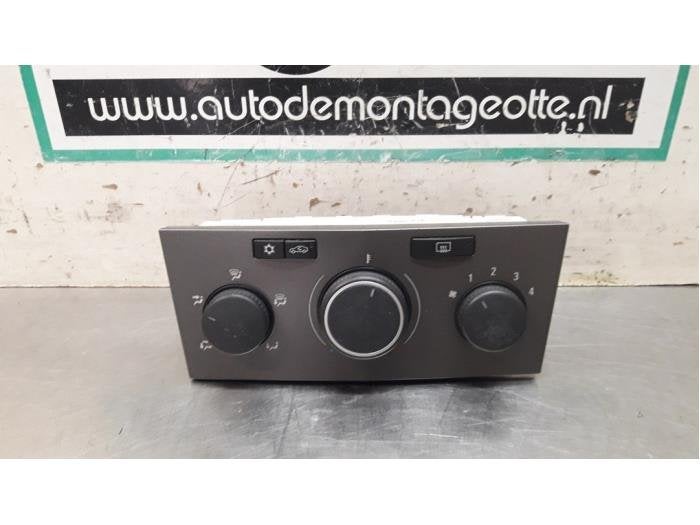 Kachel Bedieningspaneel van een Opel Astra (Astra H 04-), Gebruikt, -, -, Opel