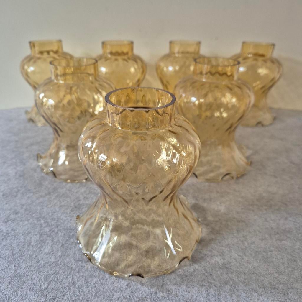Vintage 7 amberkleurige lampenkapjes in glas, Ophalen