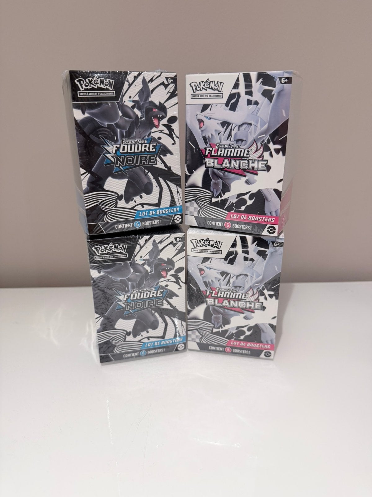 Bundle foudre noire er flamme blanche FR, Hobby & Loisirs créatifs, Jeux de cartes à collectionner | Pokémon, Comme neuf, Booster box