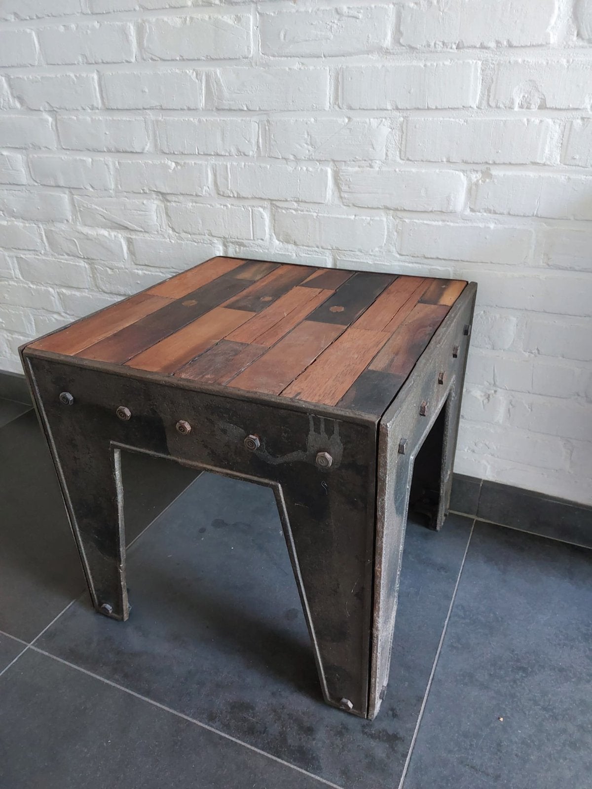 Industriele bijzettafel, Antiek en Kunst, Ophalen