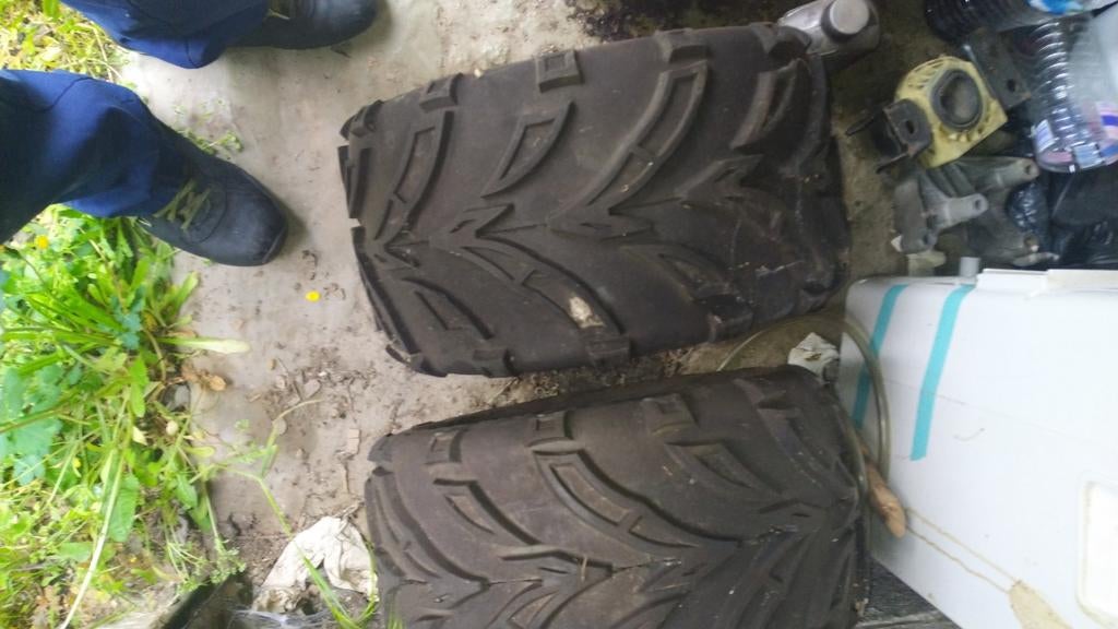A vendre pneus de quad presque neuf référence sur les pneus
