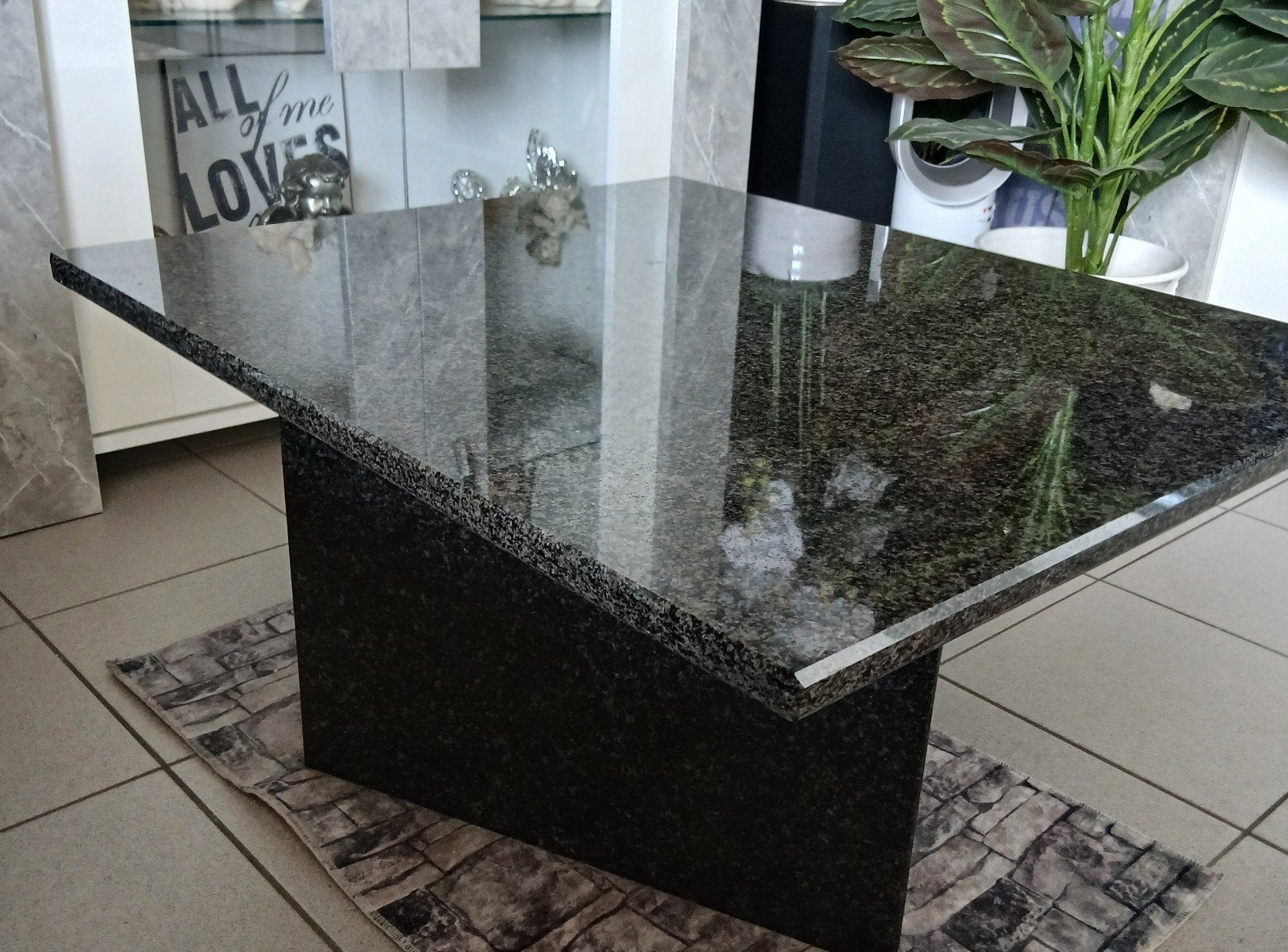 Granieten salontafel, Ophalen